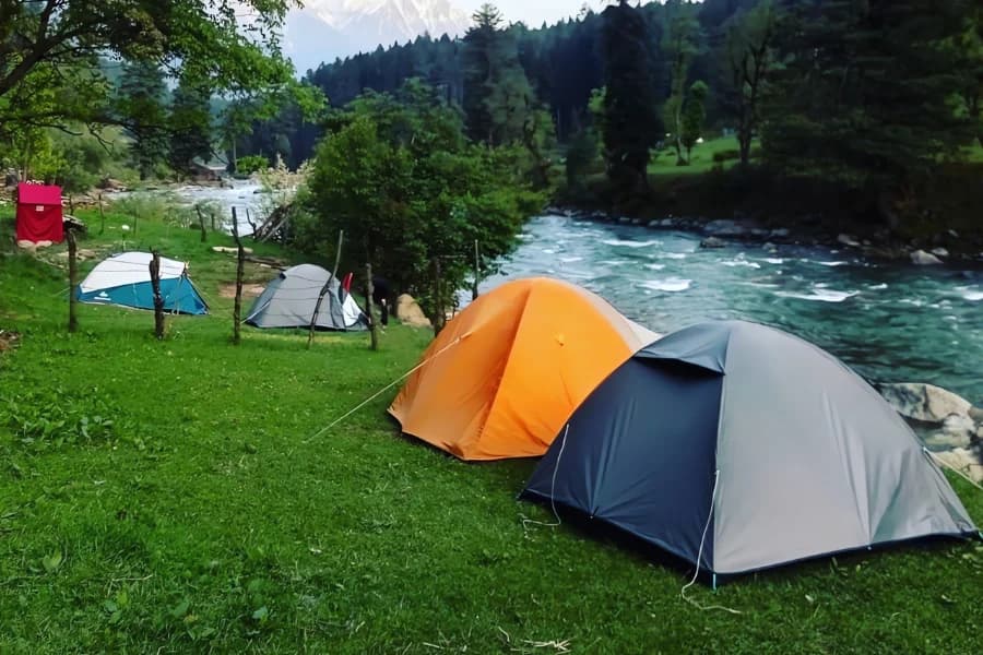 Camping in Aru Valley