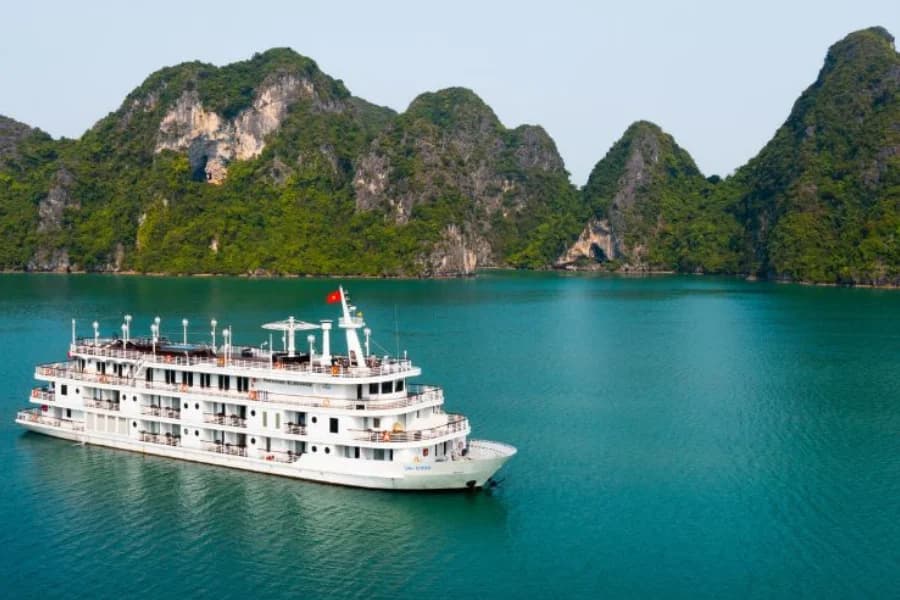 Cruise Through Halong Bay