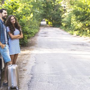 young-couple-car-trip